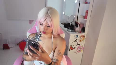 hillsdandarkie_44 online show from 09/29/25, 12:38