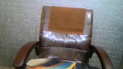 Snapshot of himani_ chatting on 09/26/25, 05:28 Himani online show from 09/26/25, 05:28