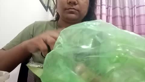 himuhimu22 online show from 10/26/25, 07:09