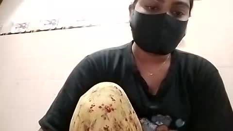 himuhimu22 online show from 11/24/25, 12:21