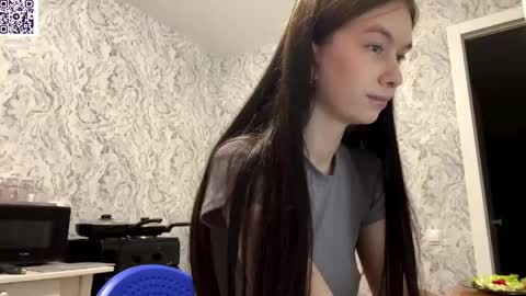 Snapshot of hinadesire chatting on 05/12/26, 09:23 Hina online show from 05/12/26, 09:23