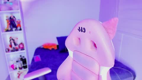 Hinata online show from 02/08/25, 07:15