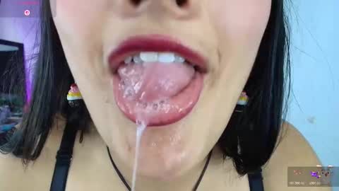 hinata online show from 12/18/25, 08:48