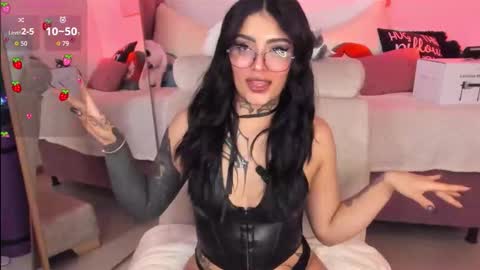  Karol  Independent Model online show from 10/14/25, 03:40