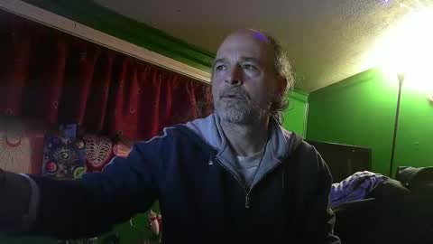 hippiedad333 online show from 02/18/26, 11:11