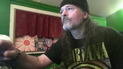 hippiedad333 online show from 04/18/26, 02:15