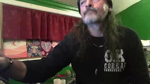 hippiedad333 online show from 04/23/26, 02:13