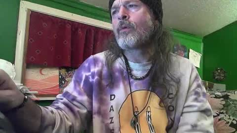 Snapshot of hippiedad333 chatting on 04/27/26, 02:09 hippiedad333 online show from 04/27/26, 02:09