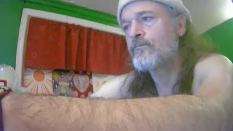Snapshot of hippiedad333 chatting on 06/03/26, 02:25 hippiedad333 online show from 06/03/26, 02:25