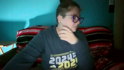 Bella online show from 10/26/25, 07:25