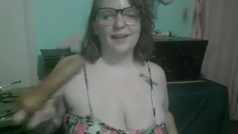 Hippy online show from 06/28/26, 03:23
