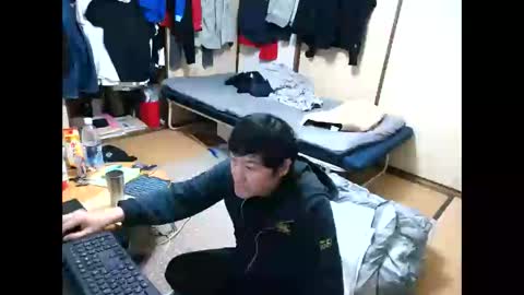 Snapshot of hiro110 chatting on 01/01/25, 07:10 hiro110 online show from 01/01/25, 07:10