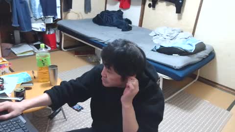 Snapshot of hiro110 chatting on 01/12/25, 12:12 hiro110 online show from 01/12/25, 12:12