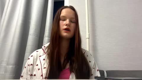 Viola online show from 10/14/25, 02:29