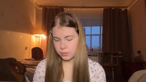 I am Amy ntmu Lets hit 10 Thumbs Up together online show from 12/21/25, 01:40