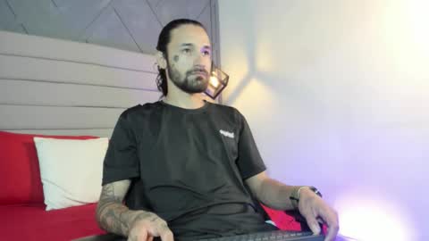 Hisoka online show from 11/11/25, 03:06