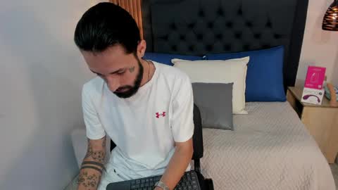 Hisoka online show from 04/17/26, 07:39