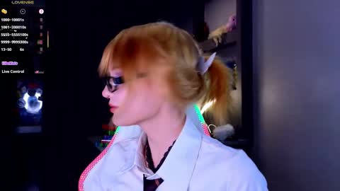 Snapshot of hisoka__akerley chatting on 09/12/25, 05:13 Ella online show from 09/12/25, 05:13