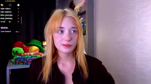 Snapshot of hisoka__akerley chatting on 09/26/25, 05:17 Ella online show from 09/26/25, 05:17