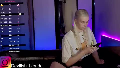 Mary online show from 11/29/25, 05:38