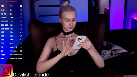 Snapshot of hitchcocianblonde_ chatting on 03/24/26, 06:57 Mary online show from 03/24/26, 06:57