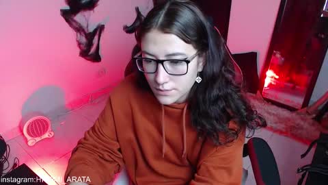 Hitomi Arata online show from 11/27/25, 11:01