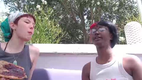  Vivi  online show from 04/22/26, 05:58