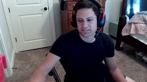 Snapshot of hlfasnman chatting on 08/09/26, 11:42 hlfasnman online show from 08/09/26, 11:42