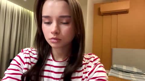 Sofia online show from 11/12/25, 10:48