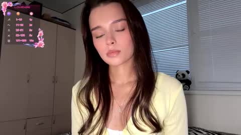 Sofia online show from 11/24/25, 12:27