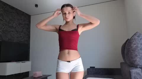 Sofia online show from 04/17/26, 08:39