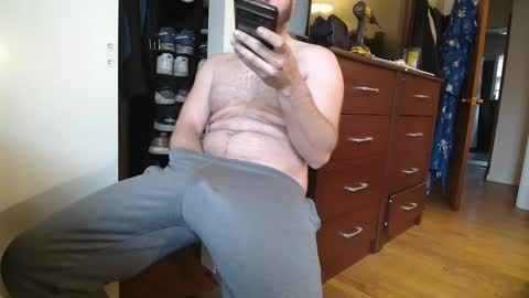 Hockey Player online show from 12/10/24, 03:55