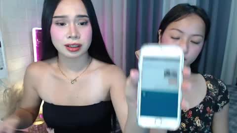 Snapshot of hoelymolly chatting on 04/24/26, 07:05 hoelymolly online show from 04/24/26, 07:05