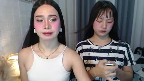 Snapshot of hoelymolly chatting on 05/06/26, 09:31 hoelymolly online show from 05/06/26, 09:31