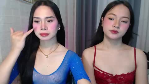 Snapshot of hoelymolly chatting on 06/06/26, 06:12 hoelymolly online show from 06/06/26, 06:12