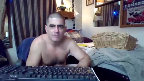 hoglegg99384194 online show from 12/25/24, 10:48