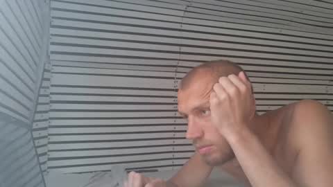 hola_homo online show from 05/01/26, 06:12