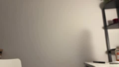 Snapshot of hola_sunflower chatting on 09/26/25, 05:11 amy online show from 09/26/25, 05:11