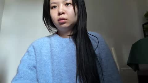 Snapshot of hola_sunflower chatting on 10/27/25, 04:16 amy online show from 10/27/25, 04:16