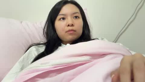 Snapshot of hola_sunflower chatting on 11/09/25, 03:10 amy online show from 11/09/25, 03:10