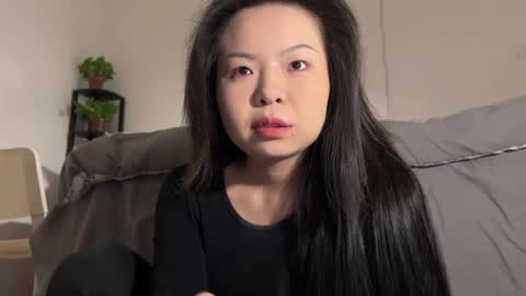 Snapshot of hola_sunflower chatting on 12/17/25, 03:29 amy online show from 12/17/25, 03:29