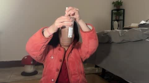 Snapshot of hola_sunflower chatting on 02/02/26, 02:38 amy online show from 02/02/26, 02:38