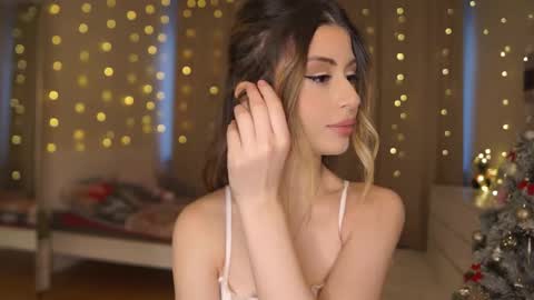 Moni Monica online show from 01/08/26, 08:05