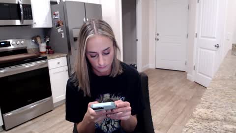 Holi Hurricane online show from 01/17/25, 03:55