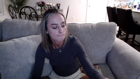 Holi Hurricane online show from 01/24/25, 03:54