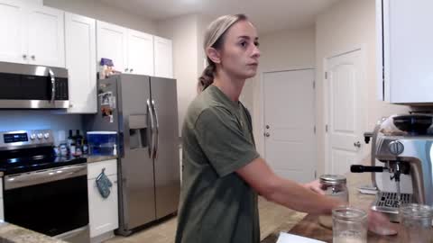 Holi Hurricane online show from 09/22/25, 01:18