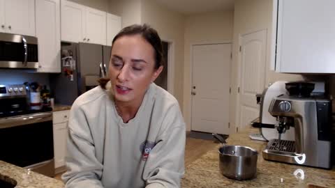 Holi Hurricane online show from 10/17/25, 02:26