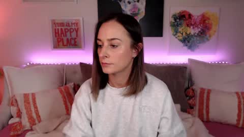 Holi Hurricane online show from 02/26/26, 04:33