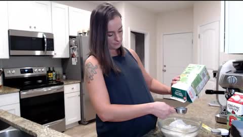 Holi Hurricane online show from 04/24/26, 03:09