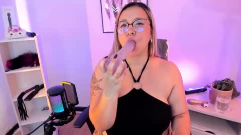 Hollie online show from 03/10/26, 12:10